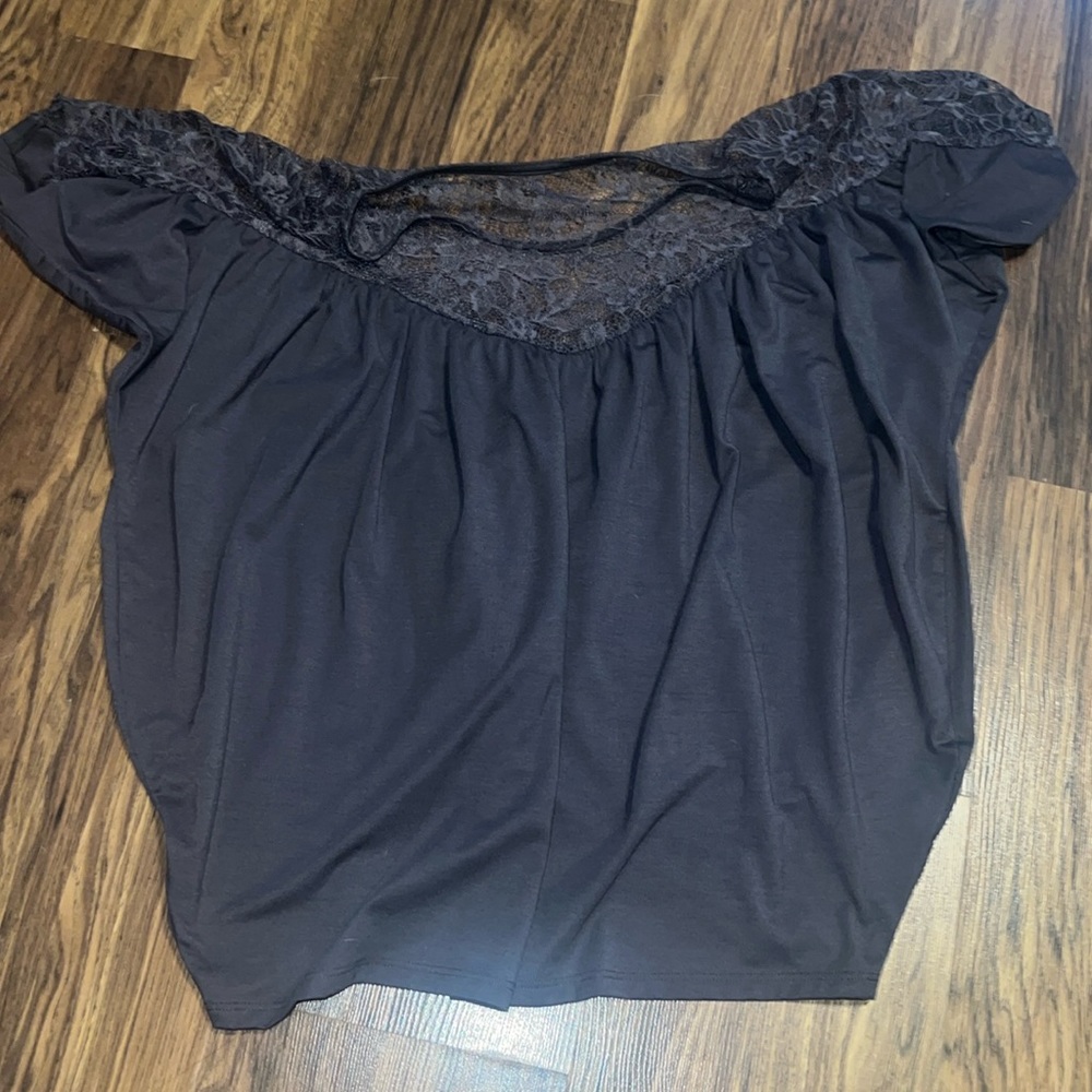 Rewind size Large women’s lace detail top
